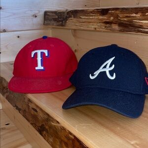 Texas rangers hat and Atlanta braves hat MLB vintage hats.